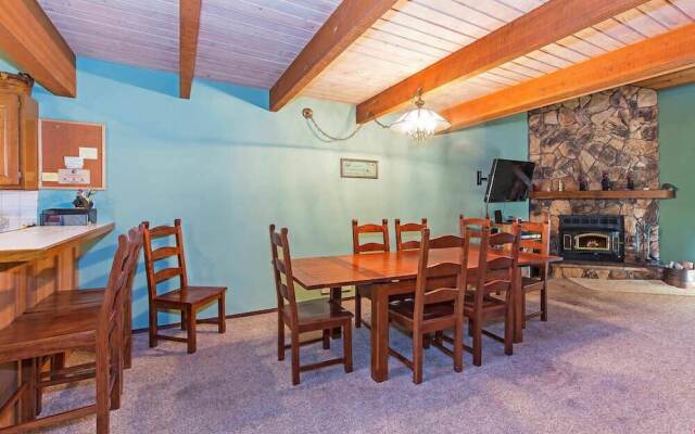 Winterset #18 - Shared Pool & Near Skiing!