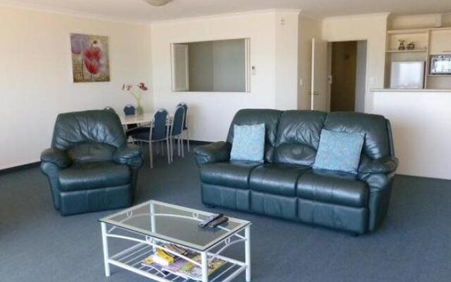 Breakwater Apartments