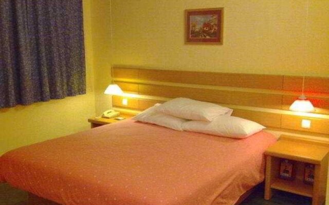 Home Inn (Guangzhou Guangdong University of Foreign Studies Baiyun Avenue)