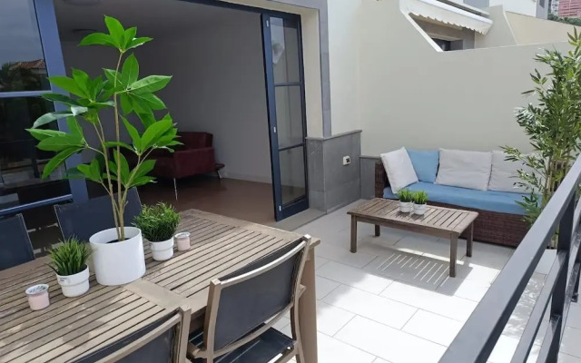 Villa-costaadeje-3br-balcony-wifi-parking