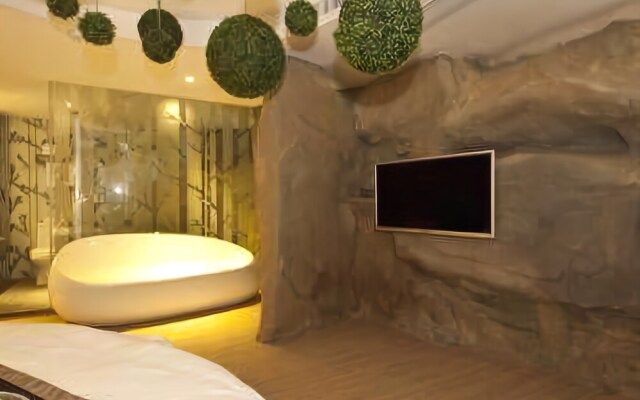 Tata Theme Hotel