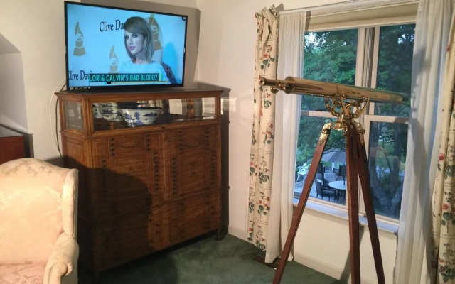 Miles River Guest House