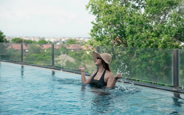 Four Star by Trans Hotel Sanur