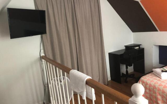 Hollywood Rentals LLC