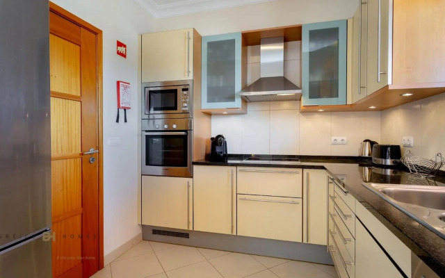 Greice Homes-Luxury 2 bed en-suite south facing & Golf view