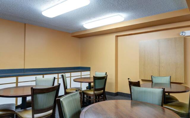 Suburban Studios Sterling - Washington Dulles