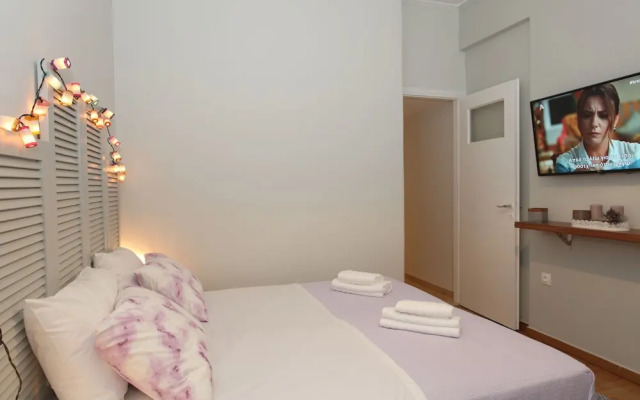 Your address in Koukaki