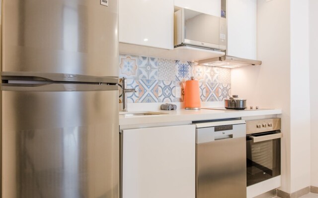 LUXURY 1-bdr -ROOFTOP POOL-GYM-PARK G310