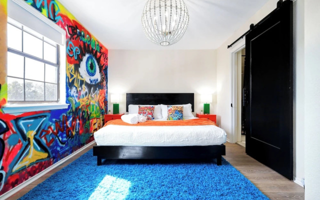 Graffiti and Glam Wonderland