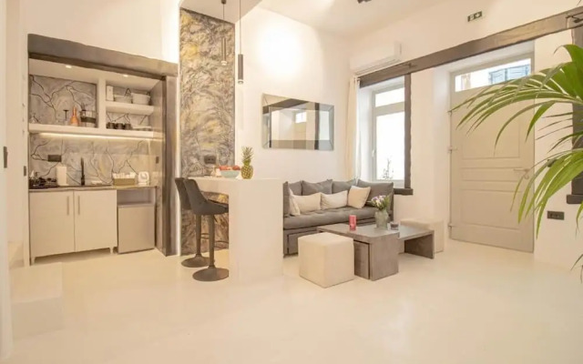 CAPRI Downtown Rooms