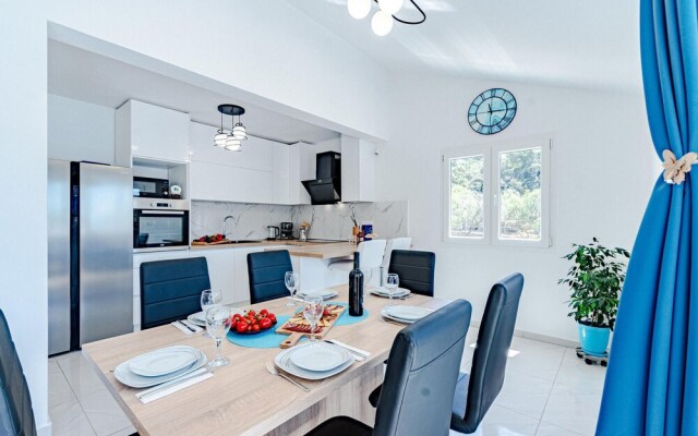 Beautiful Home in Blato With 7 Bedrooms, Wifi and Outdoor Swimming Pool