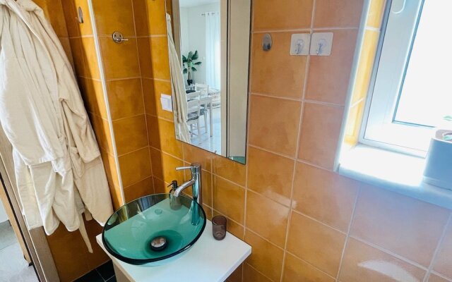 Cozy Nest - 2min To Beach, 6min Walk To