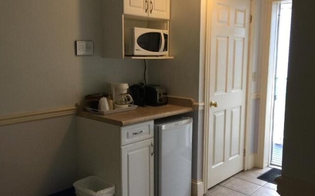 Seawinds Motel & Cottages