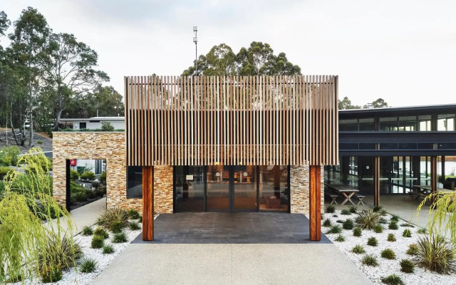Eight Willows Retreat