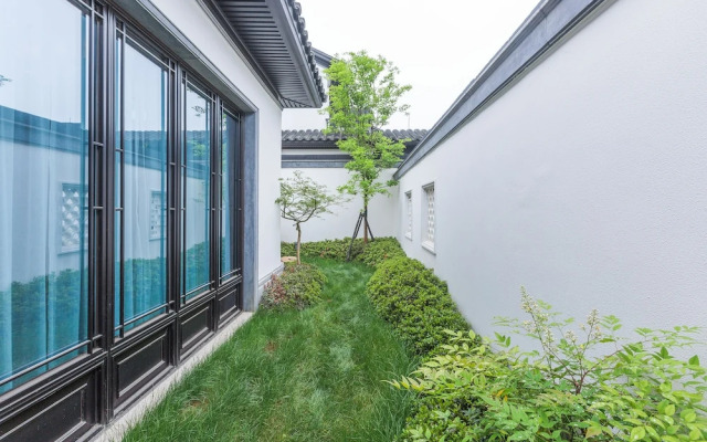 One Family Mogan Mountain Villa