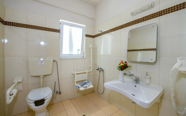 Toxo Hotel