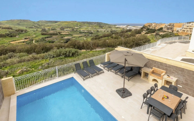 Magnifica Gozitan Villa Pool And Jacuzzi