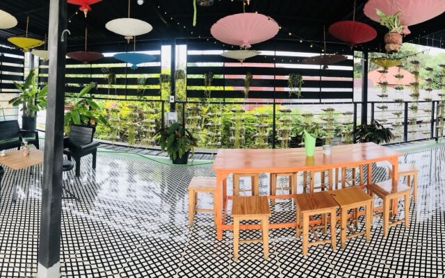 1715 House & Caff Resort Phuket