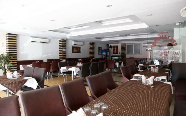OYO 3075 Hotel RK Residency
