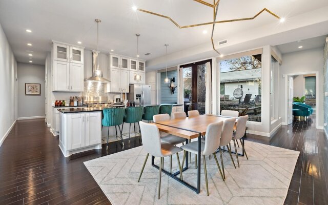 Hollys Parkside Haven- Guest House Included