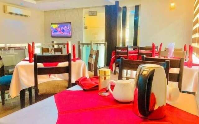 Oakspring Hotel & Luxury Suites