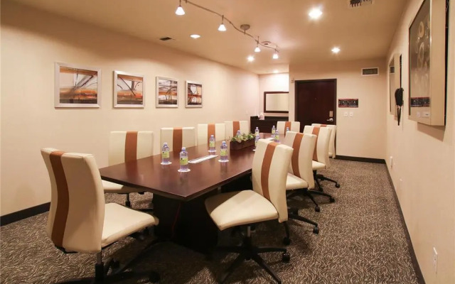 Oxford Suites Downtown Spokane