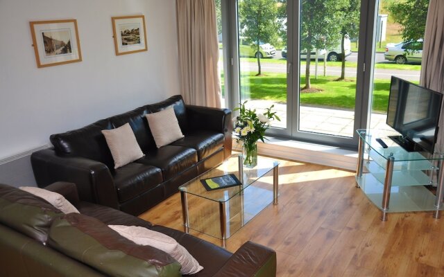 2 Bedroom Apartment 4 Persons With Free Parking