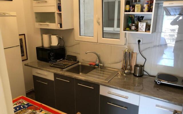 Metaxourgio spacious two bedroom apartment