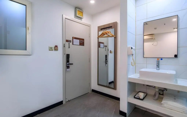 7 Days PremiumBeijing Shangdi Sport University