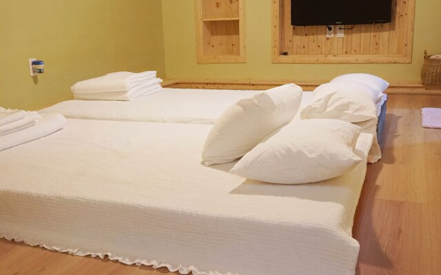 Jeonju Cheonnyunu-i-achim Pension