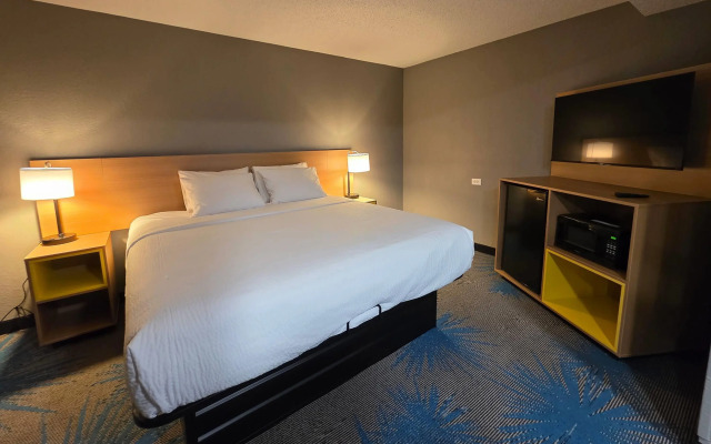 Days Inn by Wyndham Waukegan