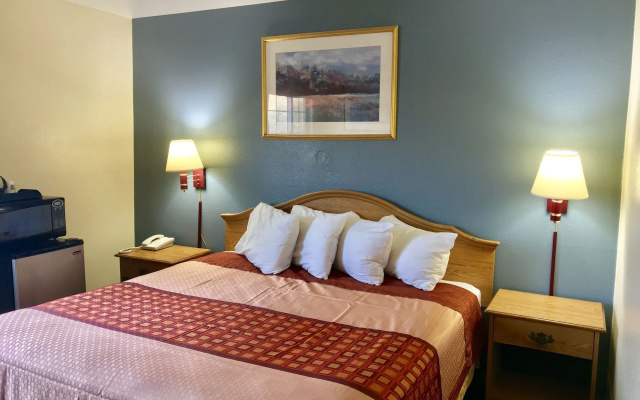Travelers Inn Medford