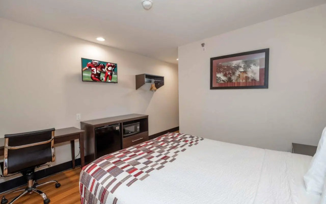Red Roof Inn Sulphur