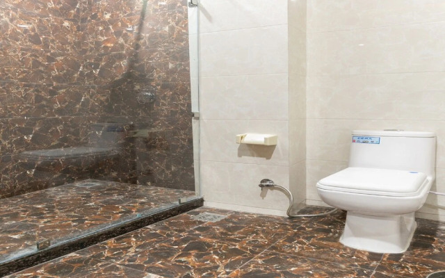 OYO 35938 Hotel Aditya & Kings