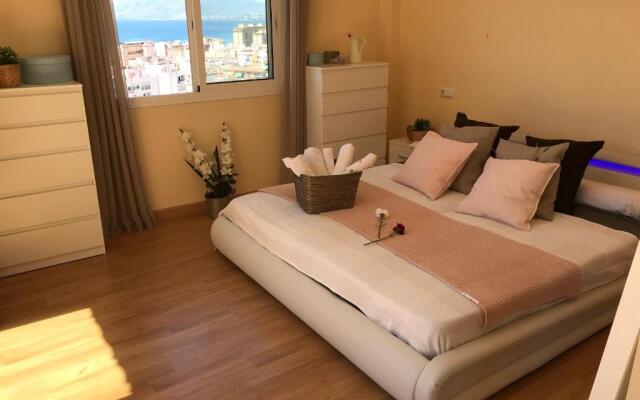 Rooms in Seafront Villa
