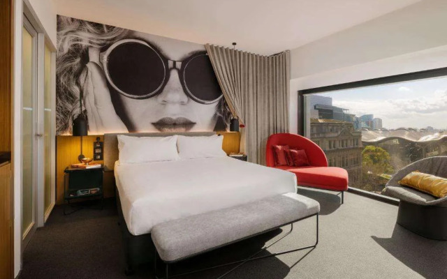 Hotel Indigo Melbourne on Flinders by IHG