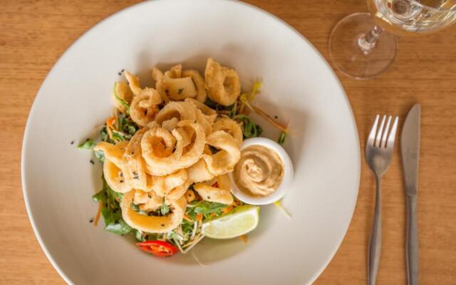 Riverfront Motel & Restaurant