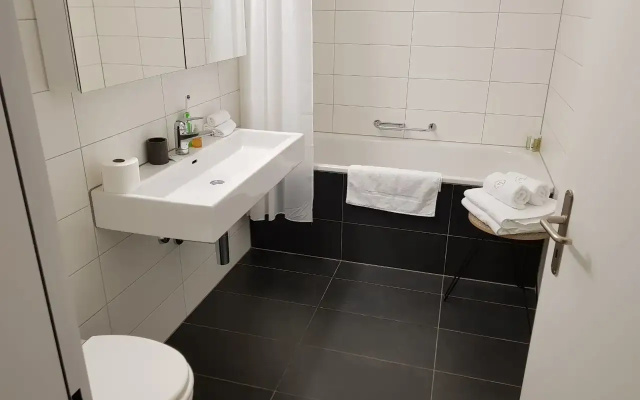 Paradeplatz Apartment by Airhome