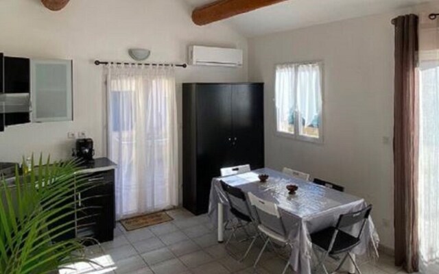 Lovely Holiday Home in Marseille With Balcony
