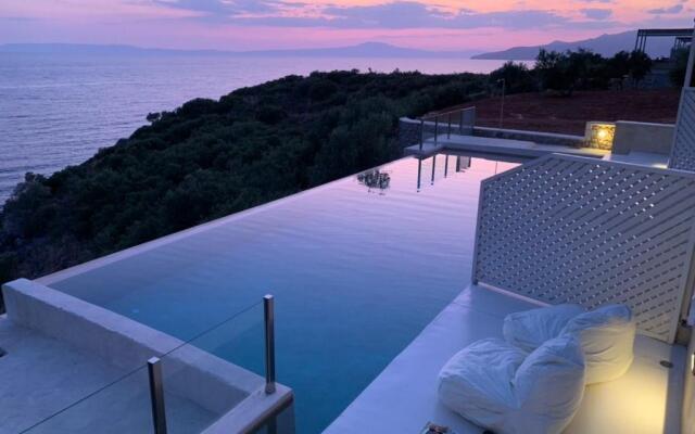 Katikies Manis Suites