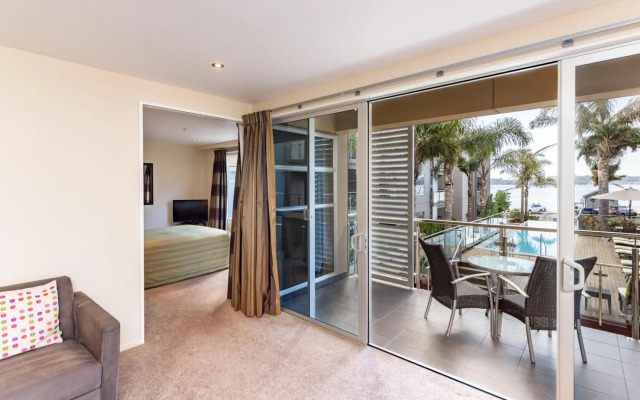 Edgewater Palms Apartments