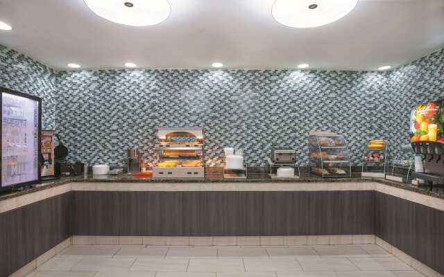 La Quinta Inn & Suites by Wyndham Covington