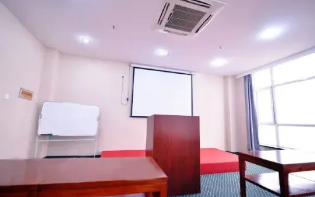 Lejia Hotel (Bazhou Shengfang International Furniture Expo City)