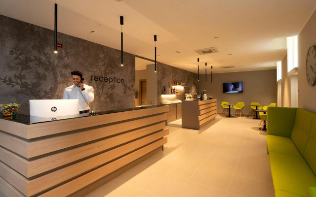 Hotel H21