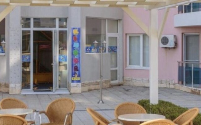 Charming 1-bed Apartment in Aheloy