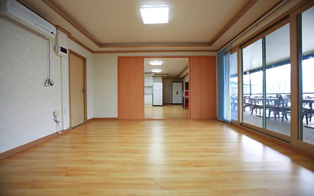 Daeseong-ri Clean Hangang Camp Pension