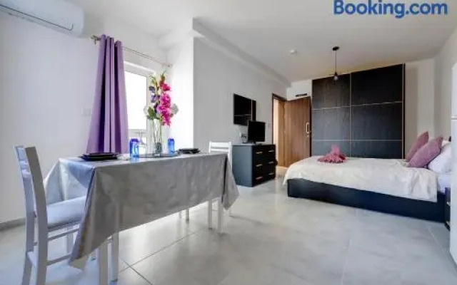 Cosy 1BR Studio Central Location