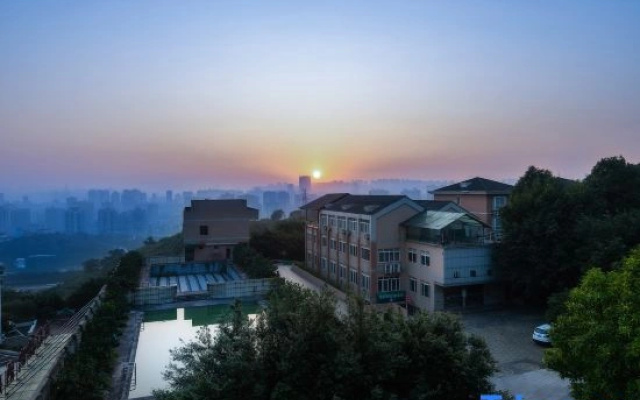 Shanyin Qiuming Hotel