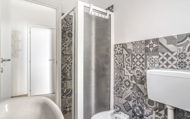 Gorgeous Apartment in Ragusa With Balcony
