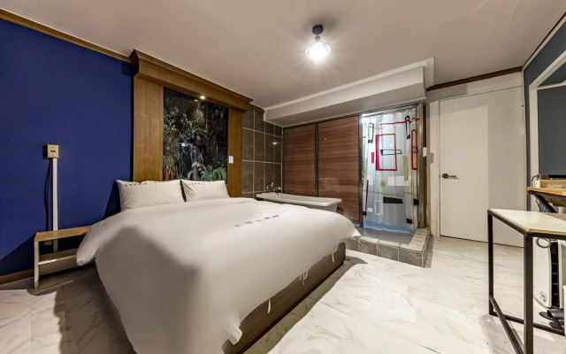 Iksan Tubucktel Mohyeon Branch